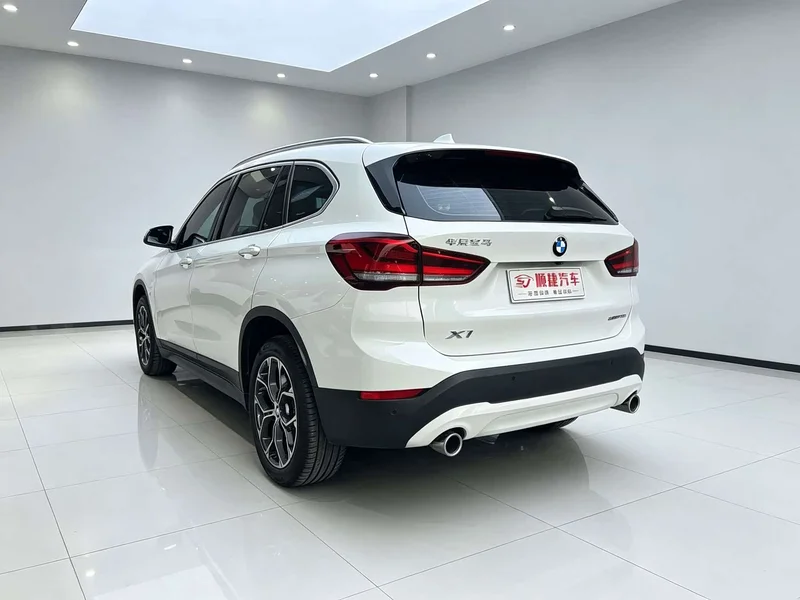 BMW X1 — фото 10