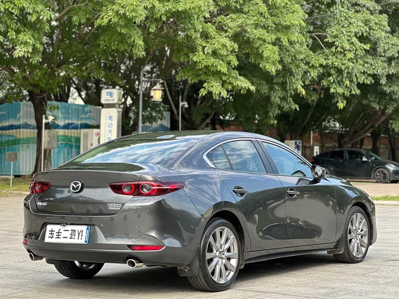 Mazda 3 Axela — фото 15