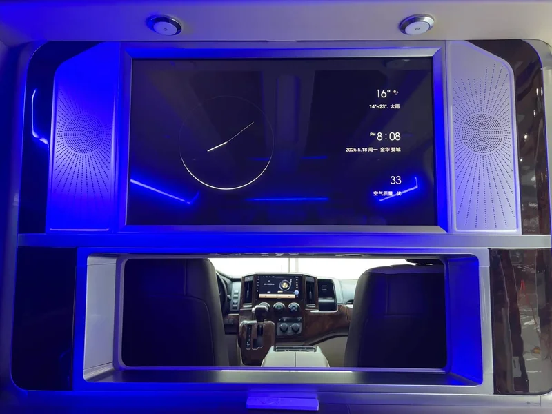 Toyota HiAce — фото 17
