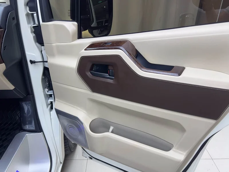 Toyota HiAce — фото 5