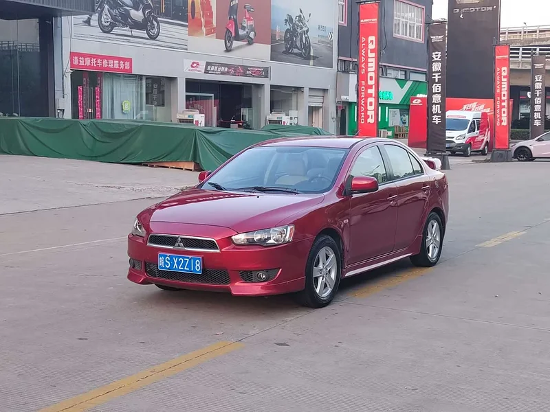 Mitsubishi Lancer EX — фото 1