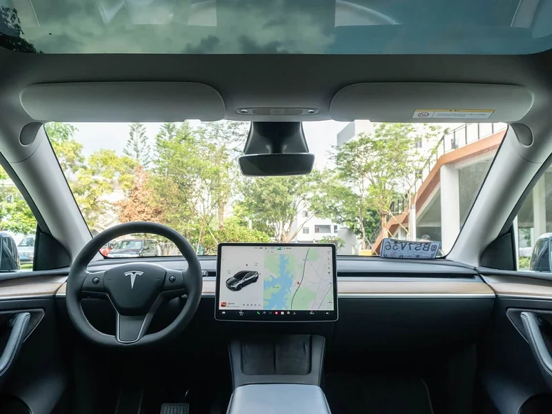 Tesla Model Y — фото 3