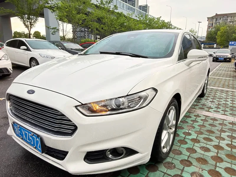 Ford Mondeo — фото 1