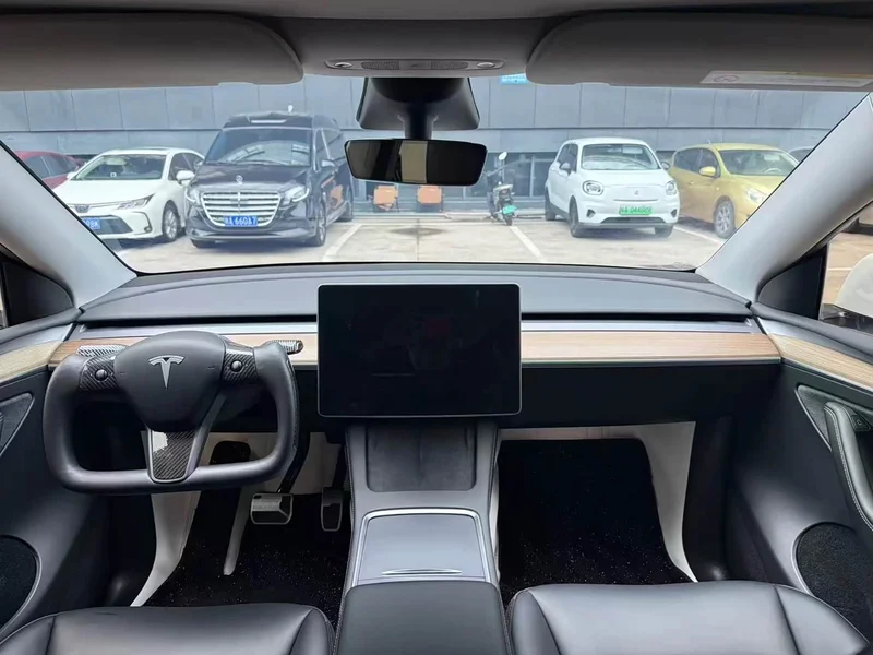 Tesla Model Y — фото 5