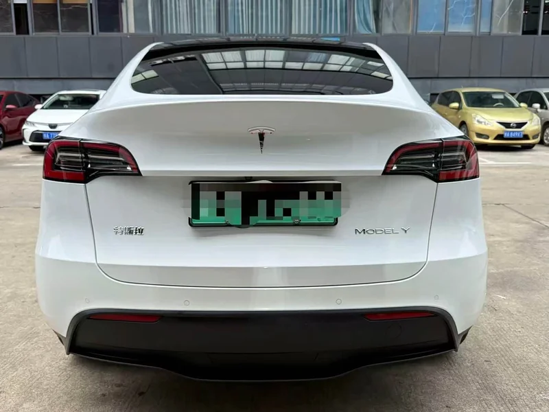 Tesla Model Y — фото 7