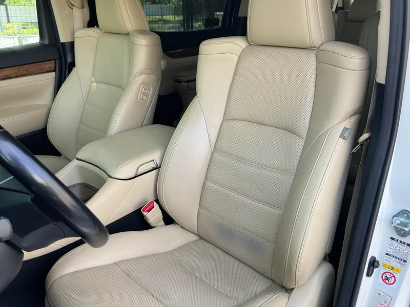 Toyota Alphard — фото 11
