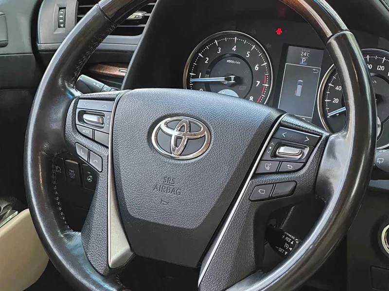 Toyota Alphard — фото 22