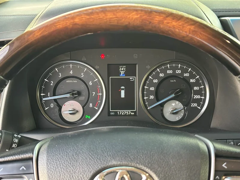 Toyota Alphard — фото 23