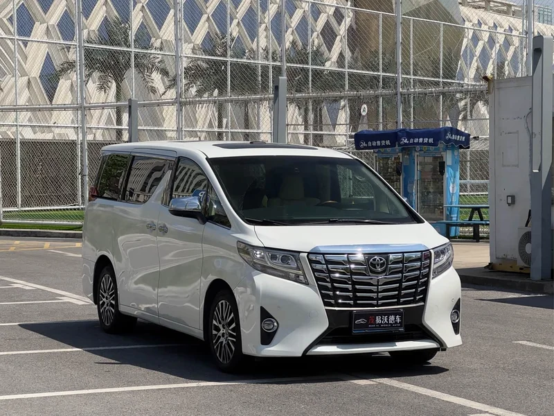 Toyota Alphard — фото 3
