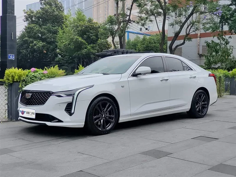 Cadillac CT4 — фото 1