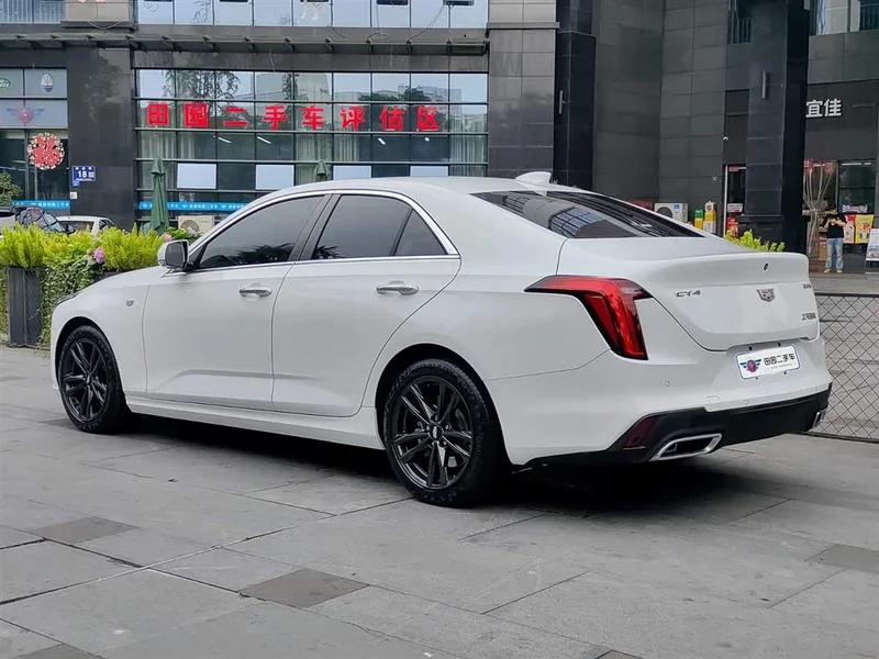 Cadillac CT4 — фото 4