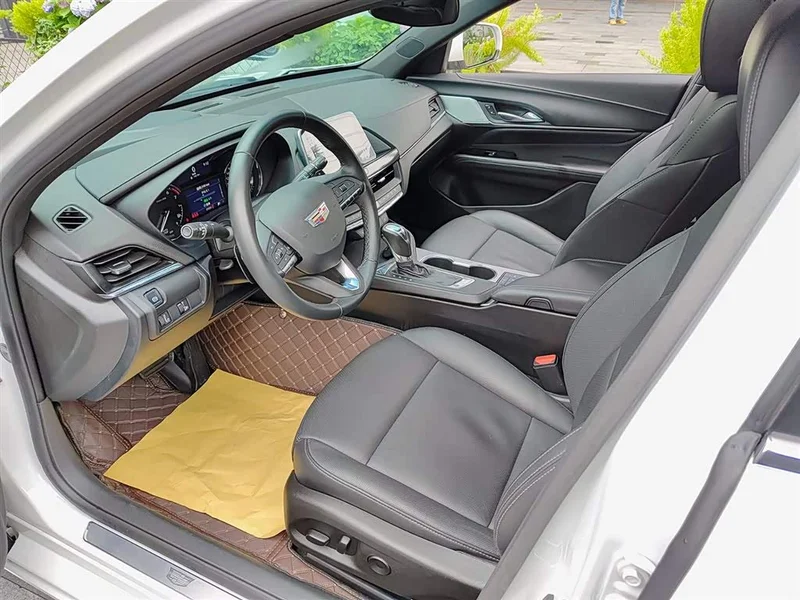 Cadillac CT4 — фото 7
