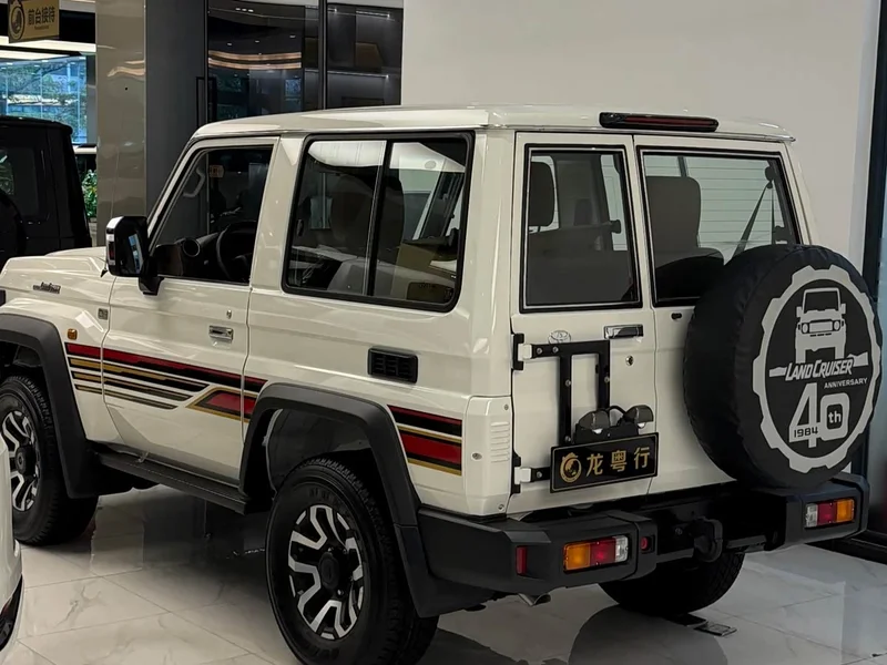 Toyota Land Cruiser (Imported) — фото 5