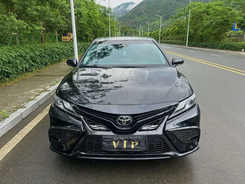 Toyota Camry — фото 4