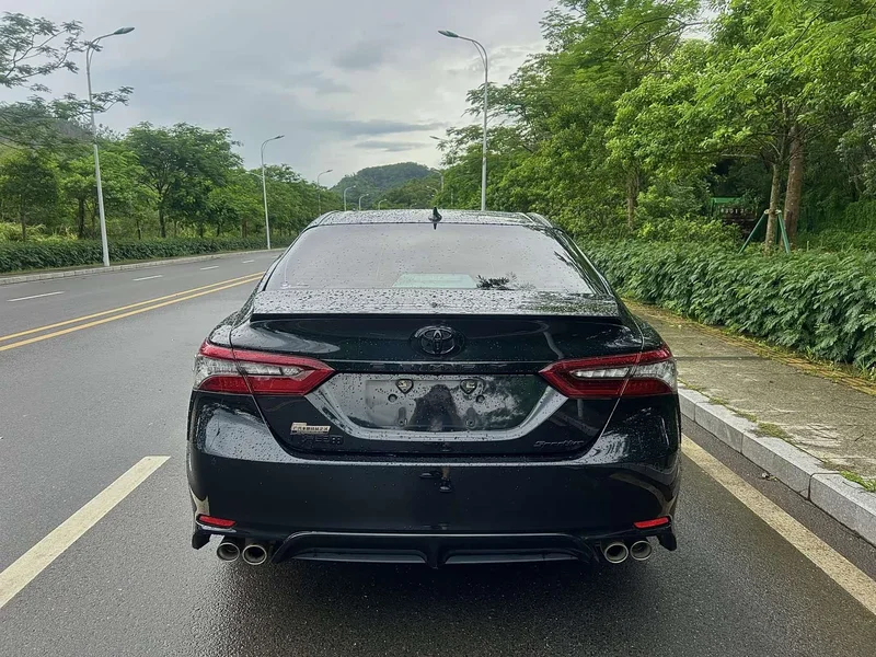 Toyota Camry — фото 7