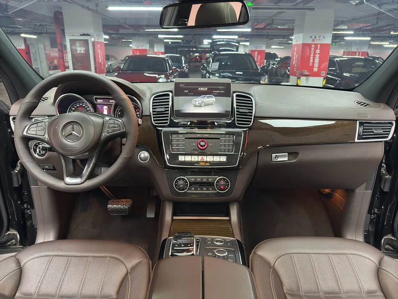 Mercedes-Benz GLS — фото 15