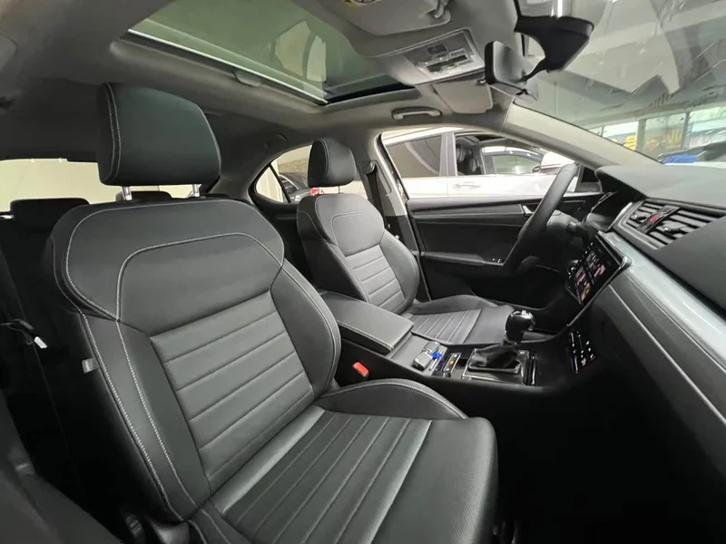 Skoda Superb — фото 20