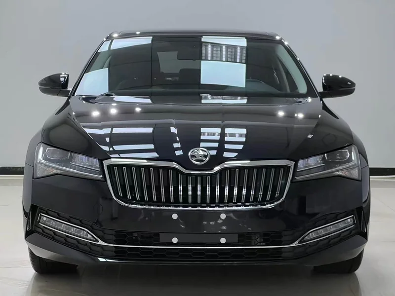 Skoda Superb — фото 2