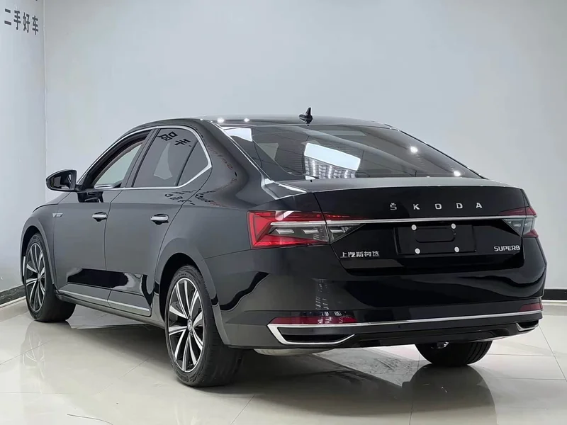 Skoda Superb — фото 4