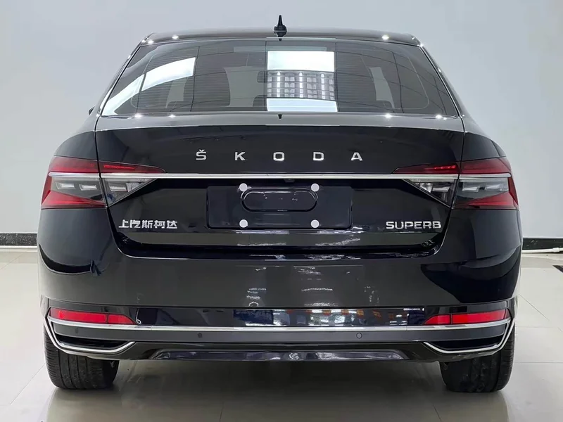 Skoda Superb — фото 5