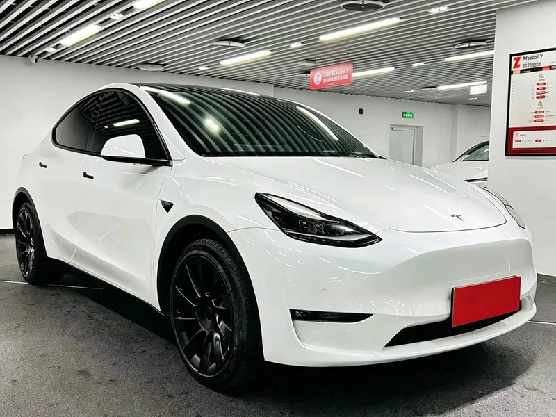 Tesla Model Y — фото 4