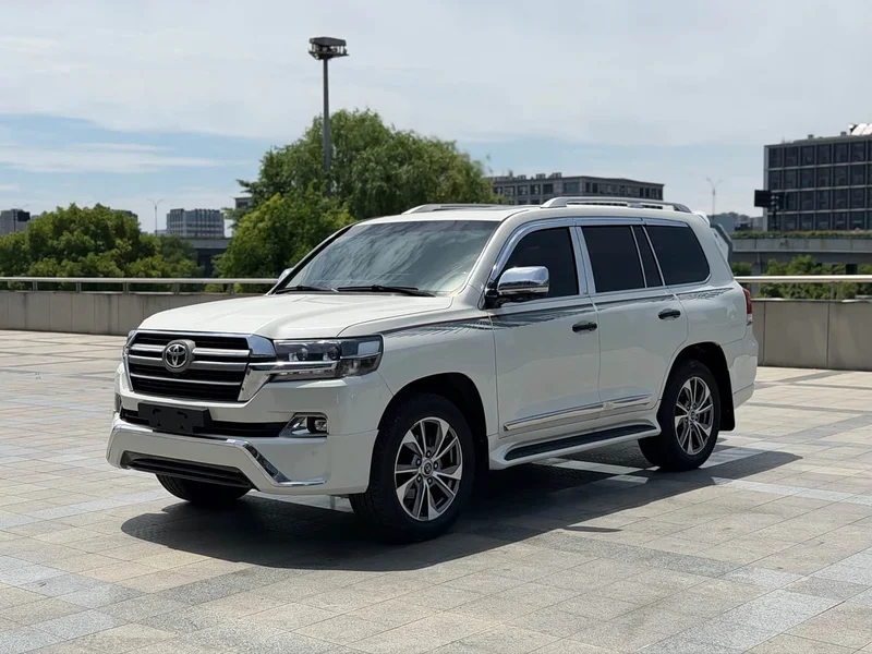 Toyota Land Cruiser (Imported) — фото 1