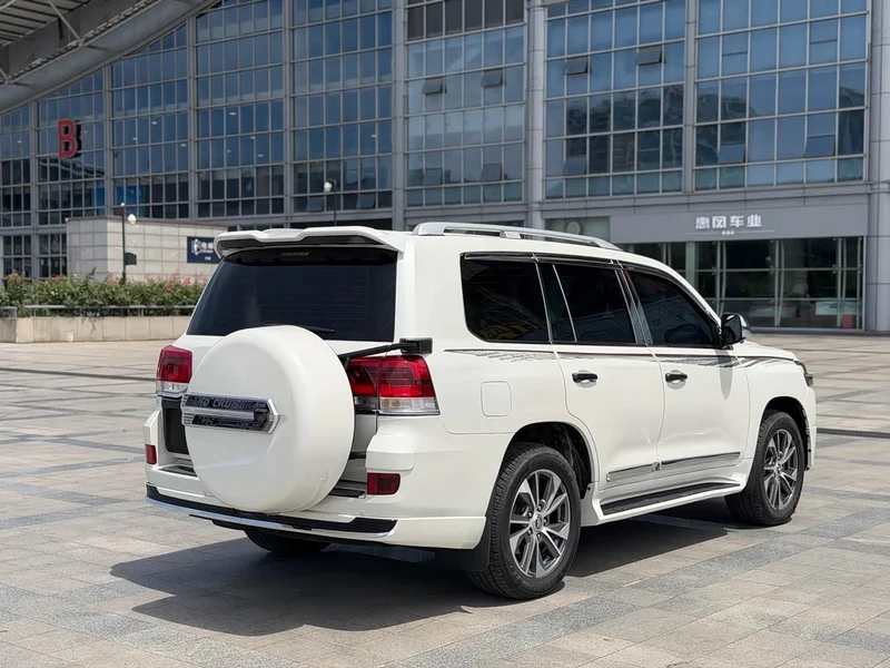 Toyota Land Cruiser (Imported) — фото 15