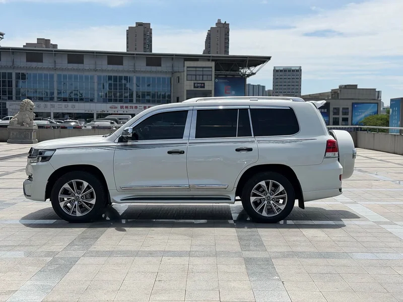 Toyota Land Cruiser (Imported) — фото 4