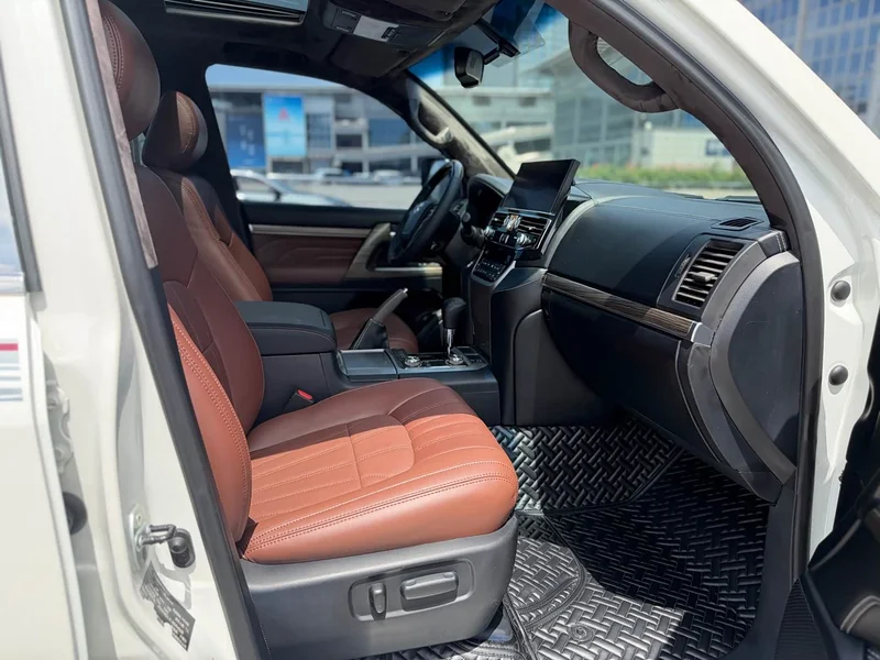 Toyota Land Cruiser (Imported) — фото 10