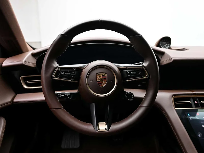 Porsche Taycan — фото 4