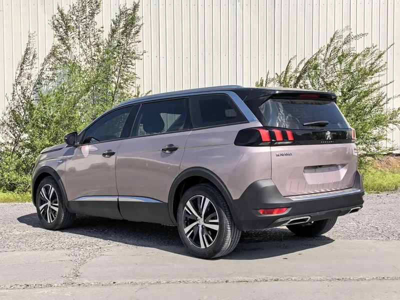Peugeot 5008 — фото 4
