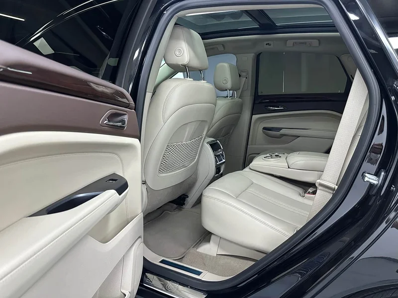 Cadillac SRX — фото 11