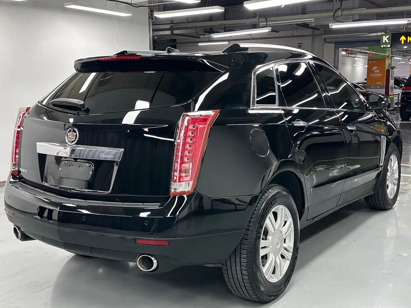 Cadillac SRX — фото 4