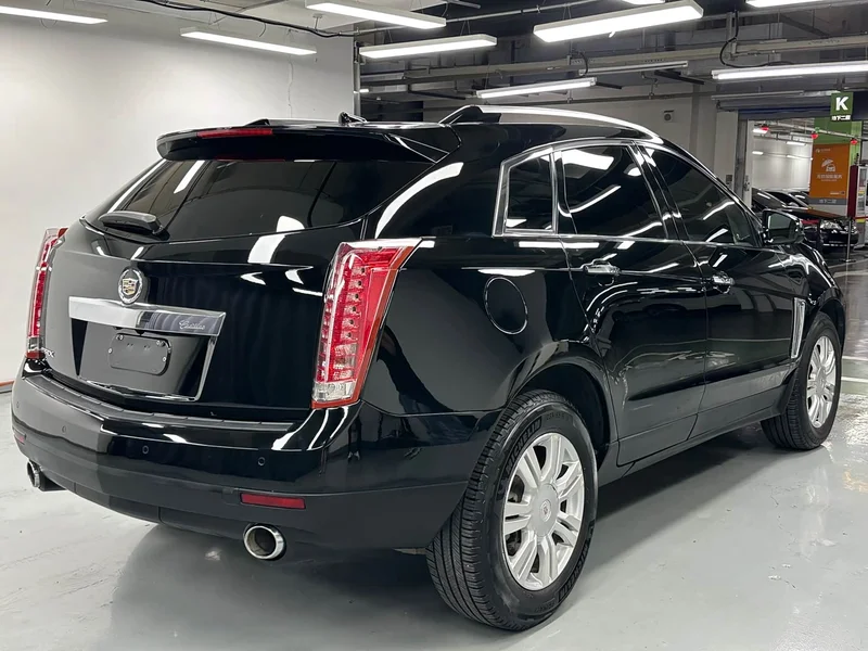 Cadillac SRX — фото 5