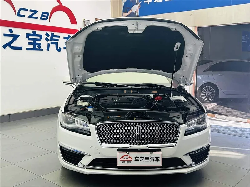 Lincoln MKZ — фото 26