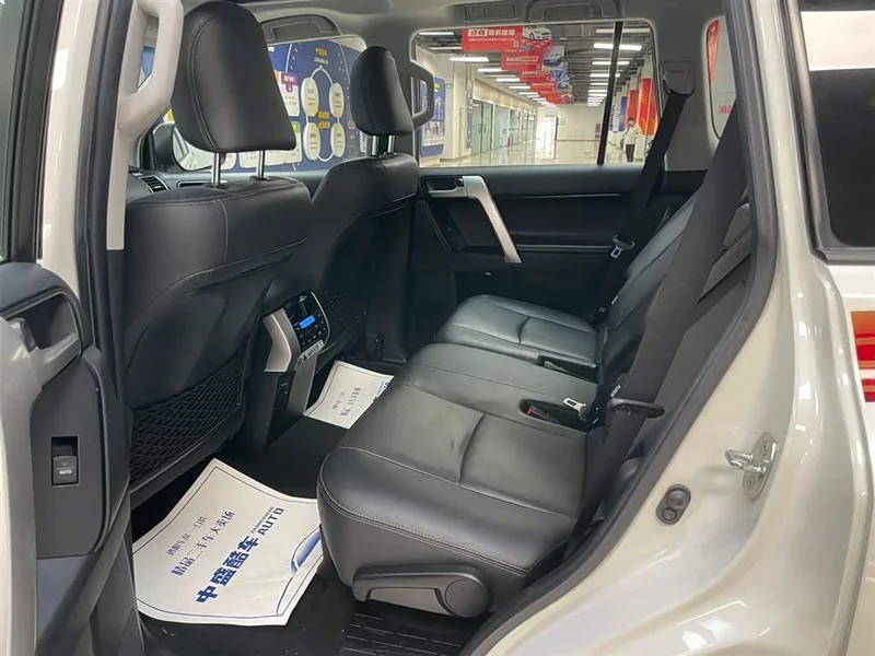 Toyota Prado — фото 15