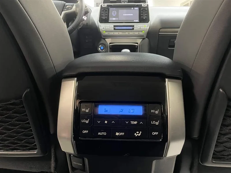 Toyota Prado — фото 18