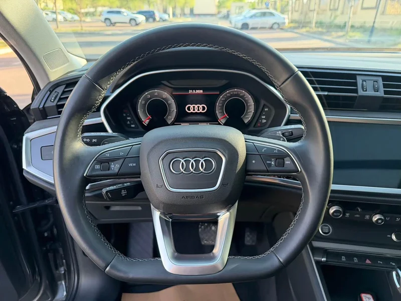 Audi Q3 — фото 12
