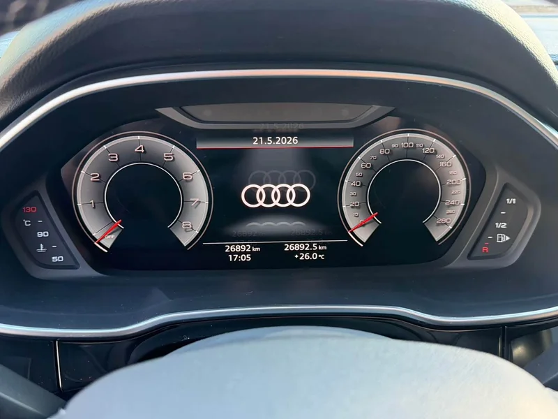 Audi Q3 — фото 14