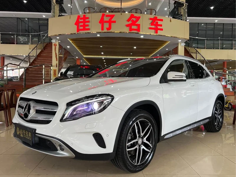 Mercedes-Benz GLA — фото 1