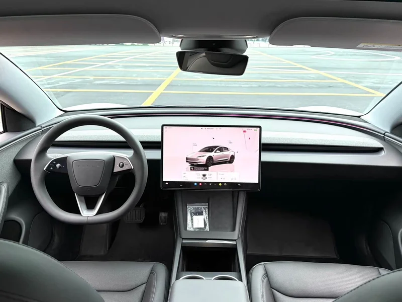 Tesla Model 3 — фото 15