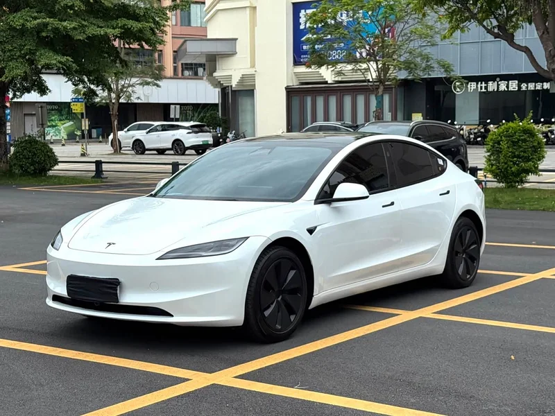 Tesla Model 3 — фото 2