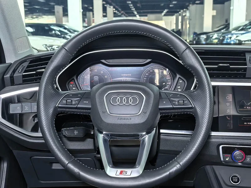Audi Q3 Sportback — фото 11