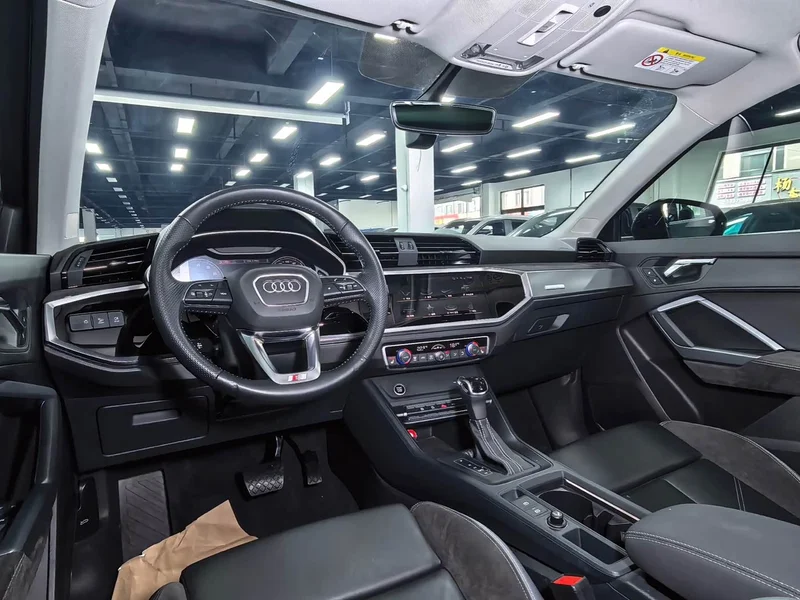 Audi Q3 Sportback — фото 13