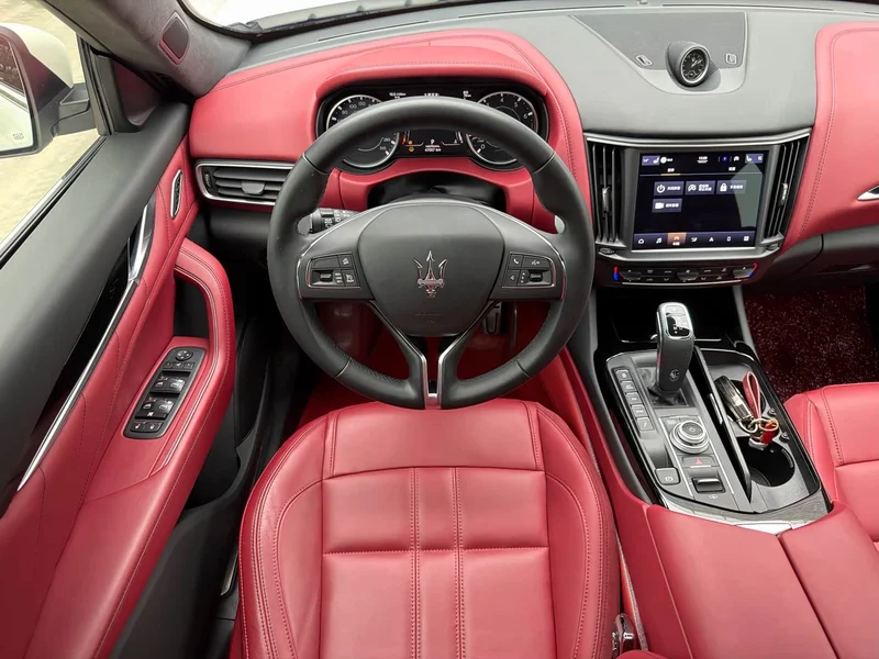 Maserati Levante — фото 10