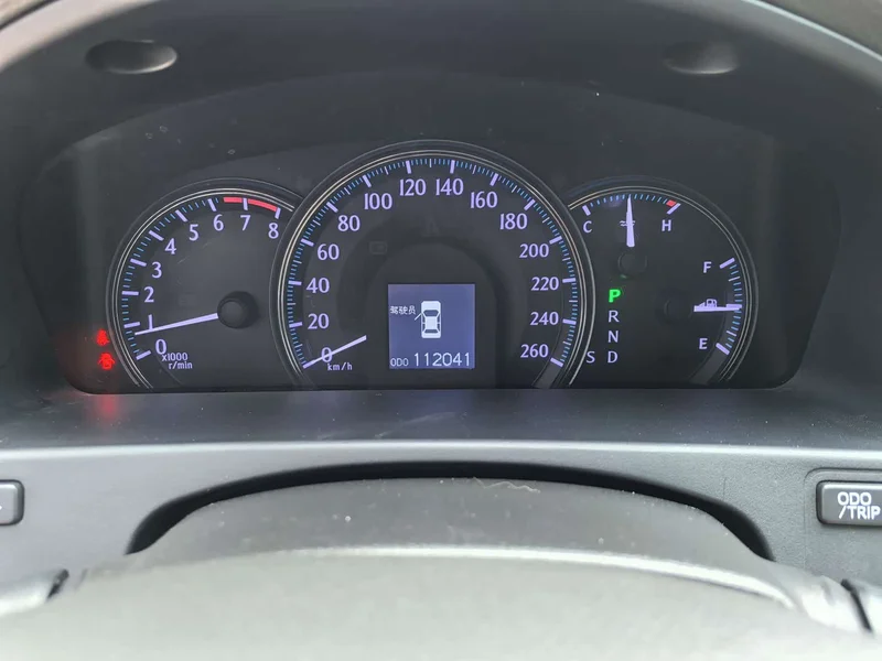 Toyota Crown — фото 13