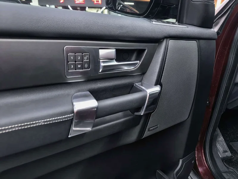 Land Rover Discovery — фото 12