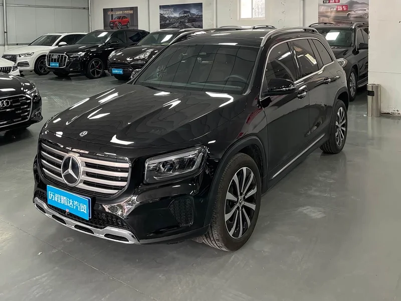 Mercedes-Benz GLB — фото 1