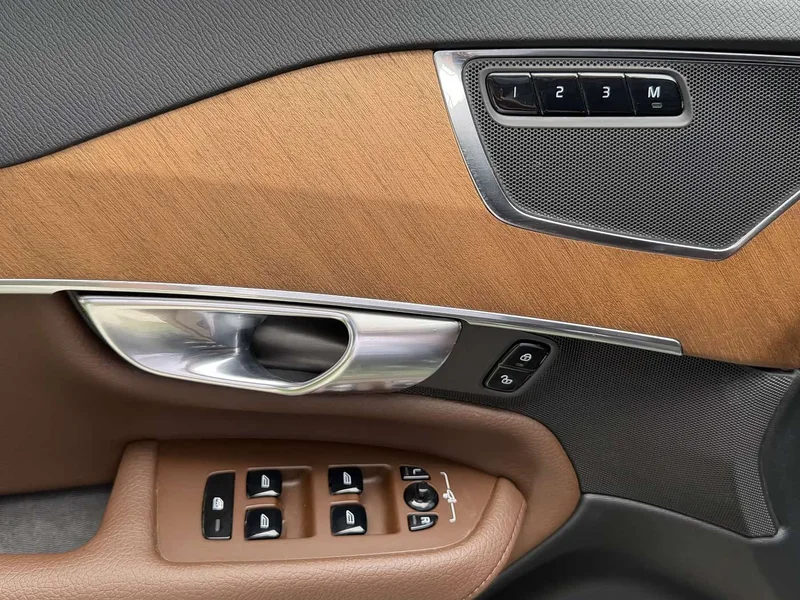 Volvo XC90 — фото 13