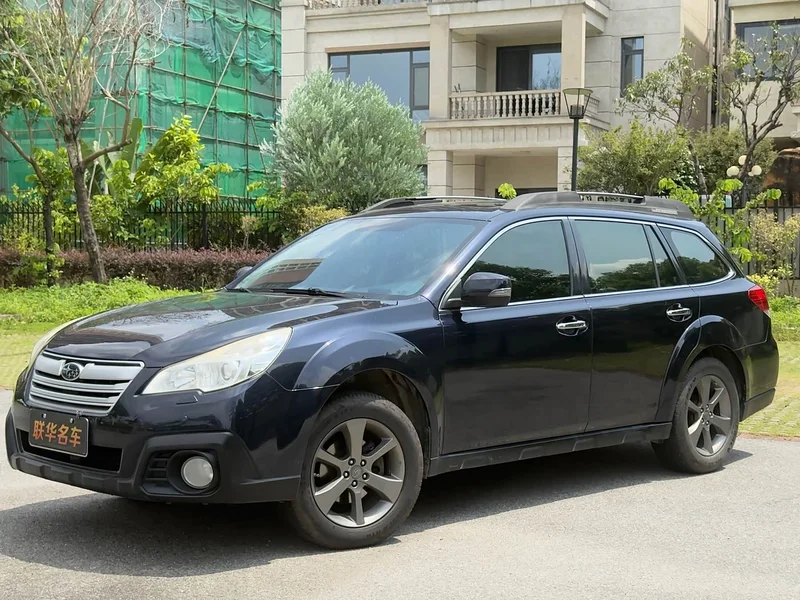 Subaru Outback — фото 1
